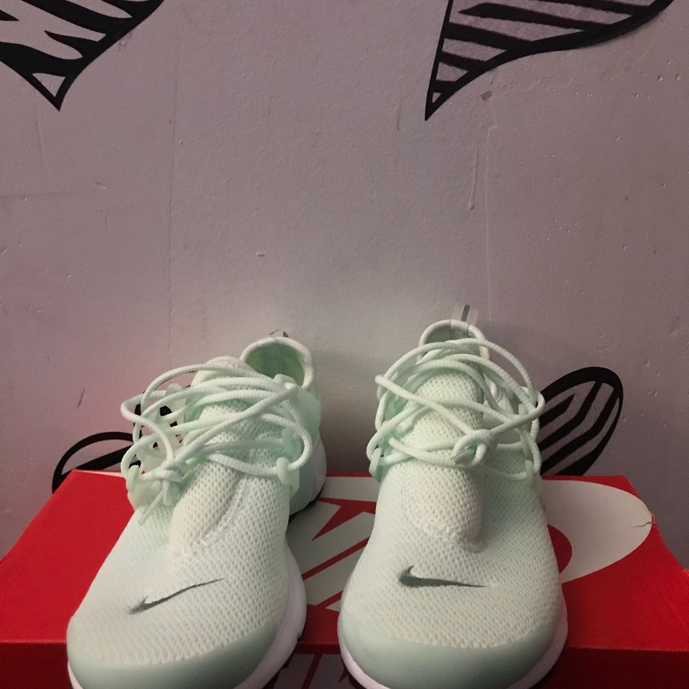 Mint Green/White Nike Air Prestos